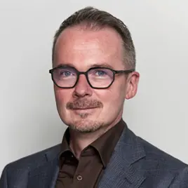 20180307 Portrait Dirk Bullmann AM ECB7942 Small (2)